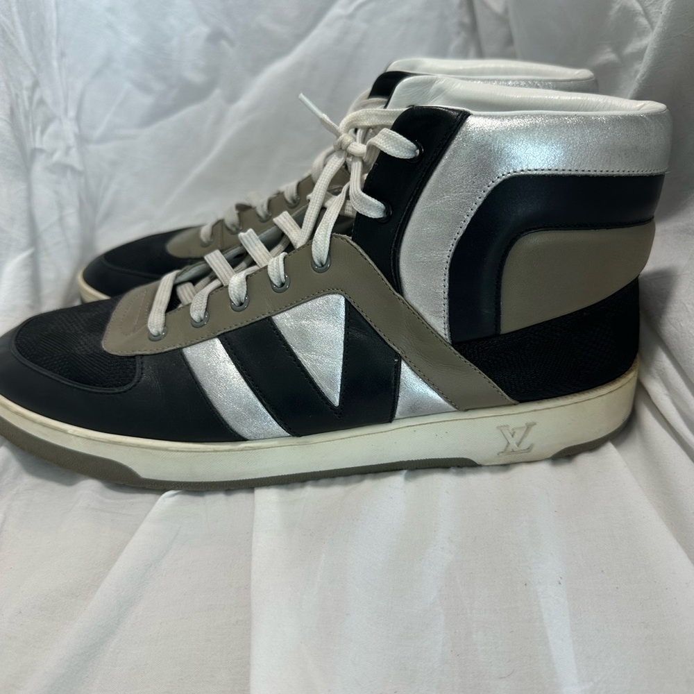 Louis Vuitton Black and Silver Sneakers with Sleek Design